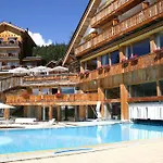 Hotel Du Pas De L'ours Relais Et Châteaux 5*