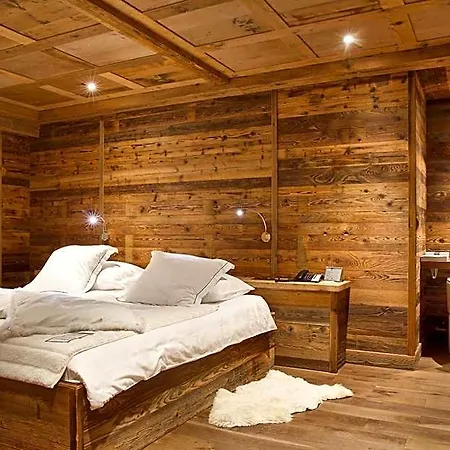 Hotel Du Pas De L'ours Relais Et Châteaux 5*